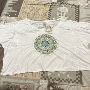 Wisdom never ages ladies size L crop top tshirt